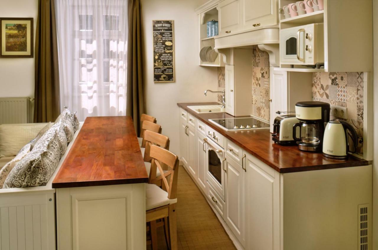 Melody Apartman Еґер Екстер'єр фото