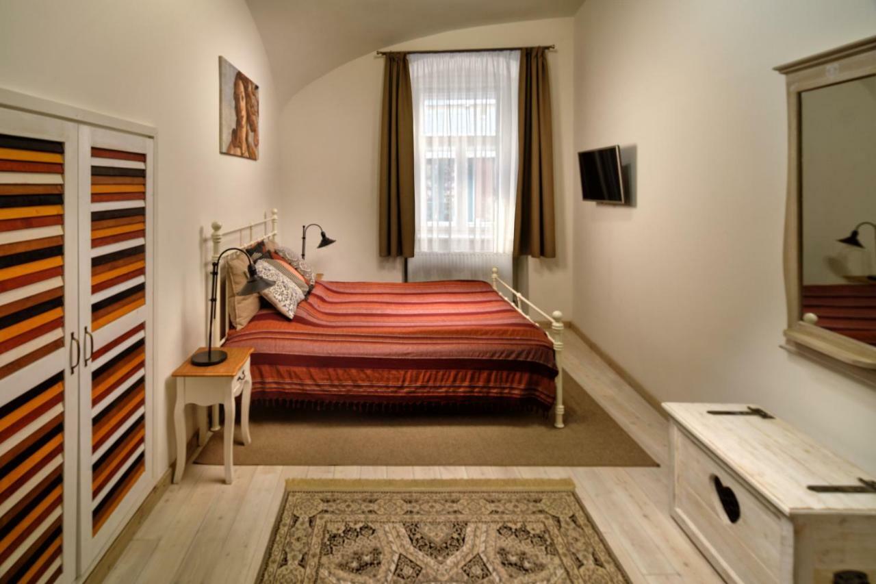Melody Apartman Еґер Екстер'єр фото